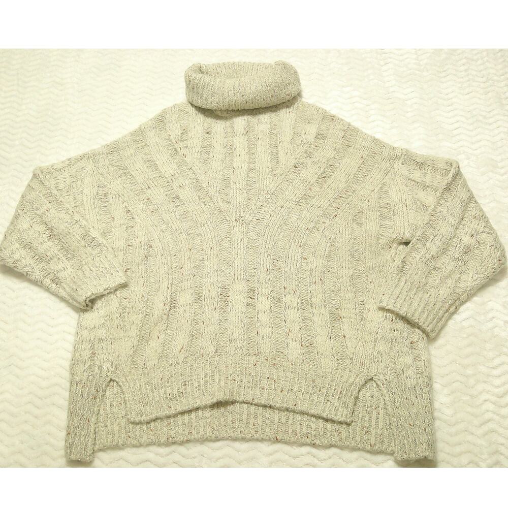 Moon River XS Turtleneck Cream Sweater 3/4 Inch Sleaves New With Tags